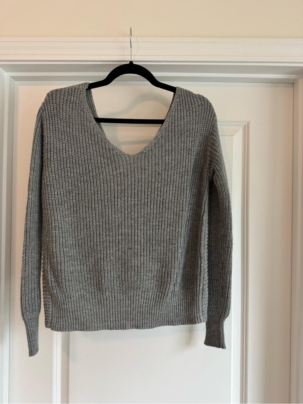 Cotton Emporium V-Neck Gray Ribbed Women's Sweater size XS